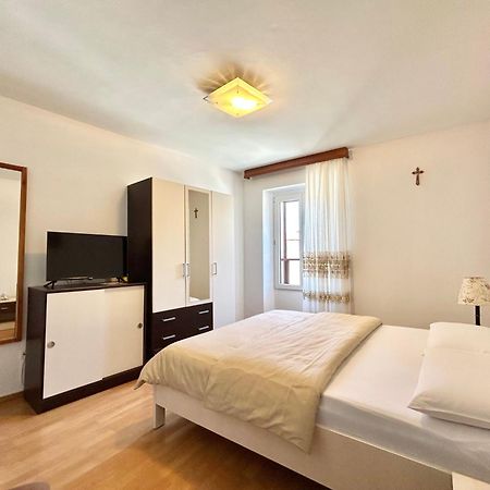 Apartments Tereza Novigrad  Екстер'єр фото