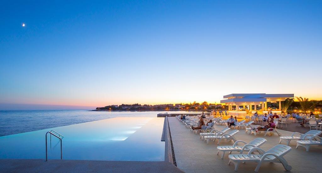 Apartments Tereza Novigrad  Екстер'єр фото